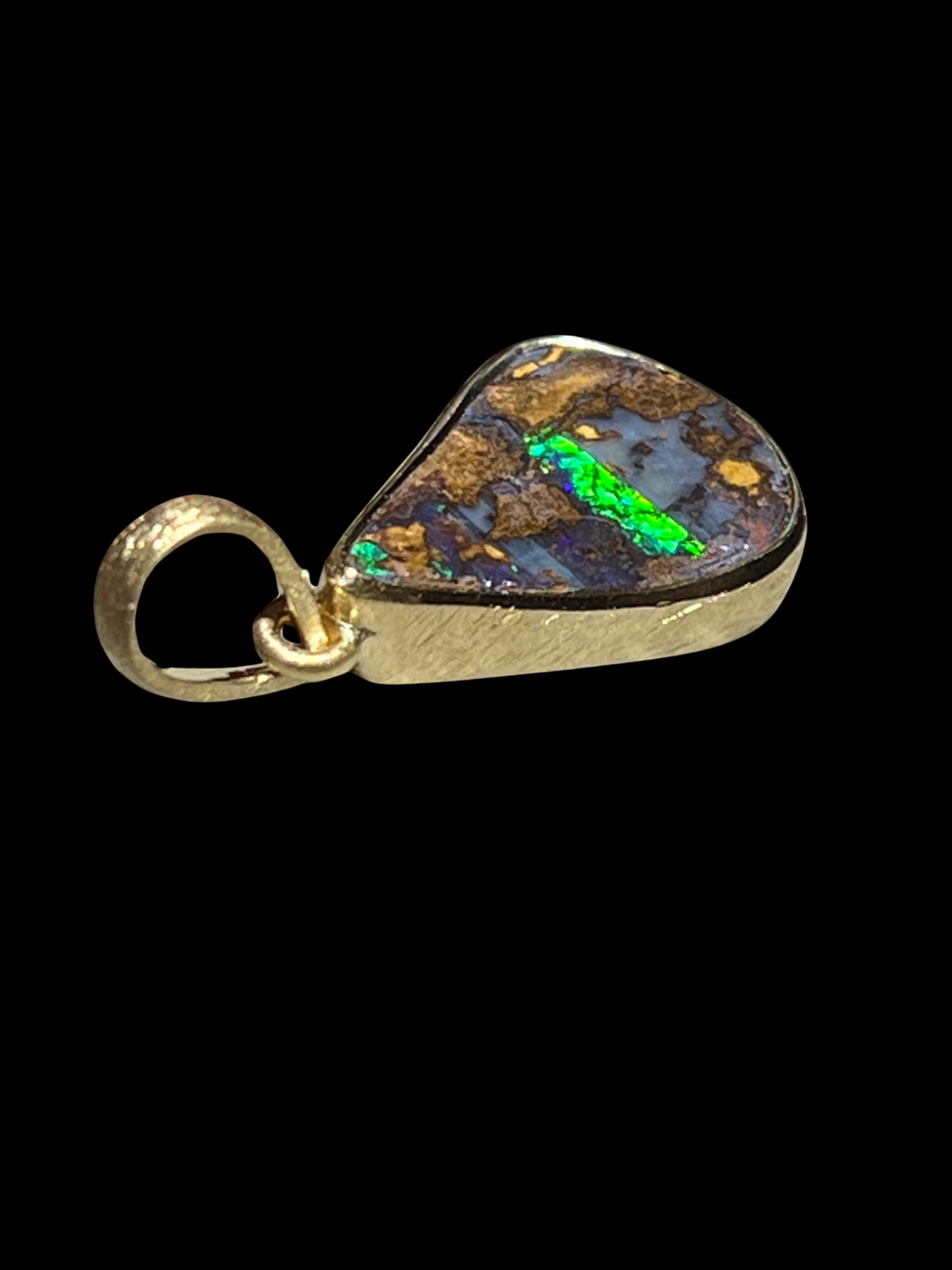 Boulder Opal Kettenanhänger in Silber 18Kt Gold plattiert