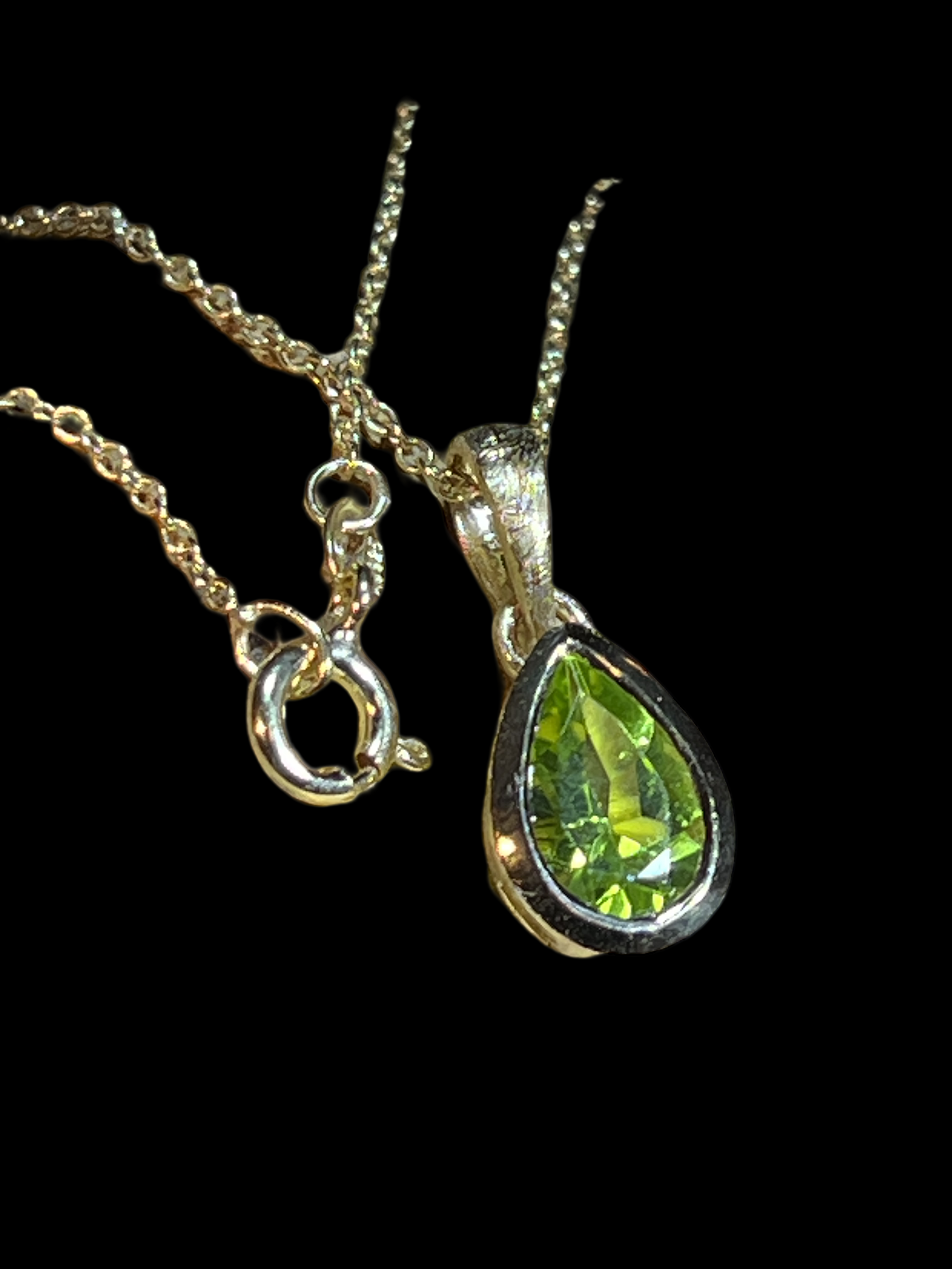 Peridot Anhänger in Silber Gold plattiert